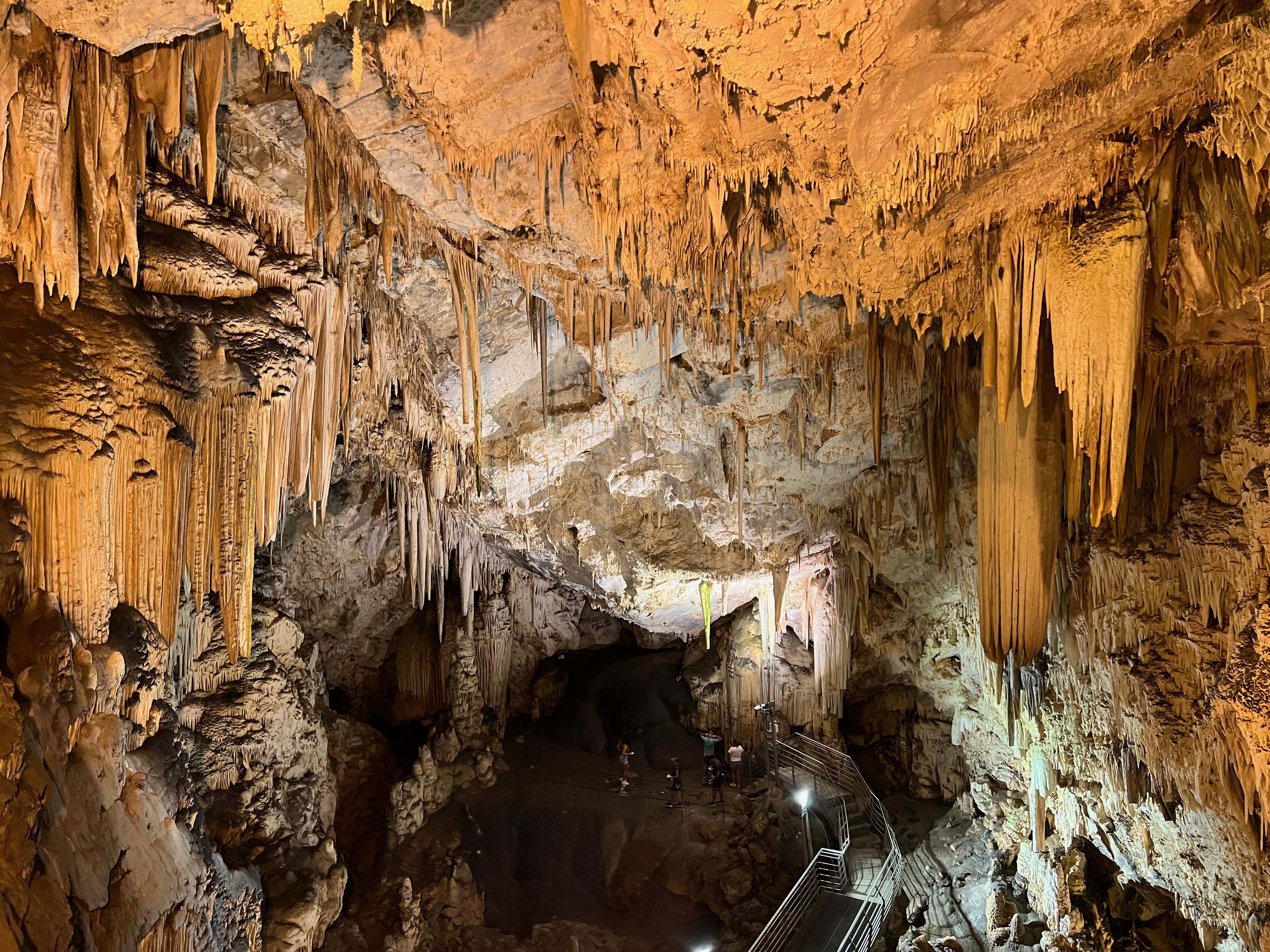 Blick in die Höhle von Antiparos
