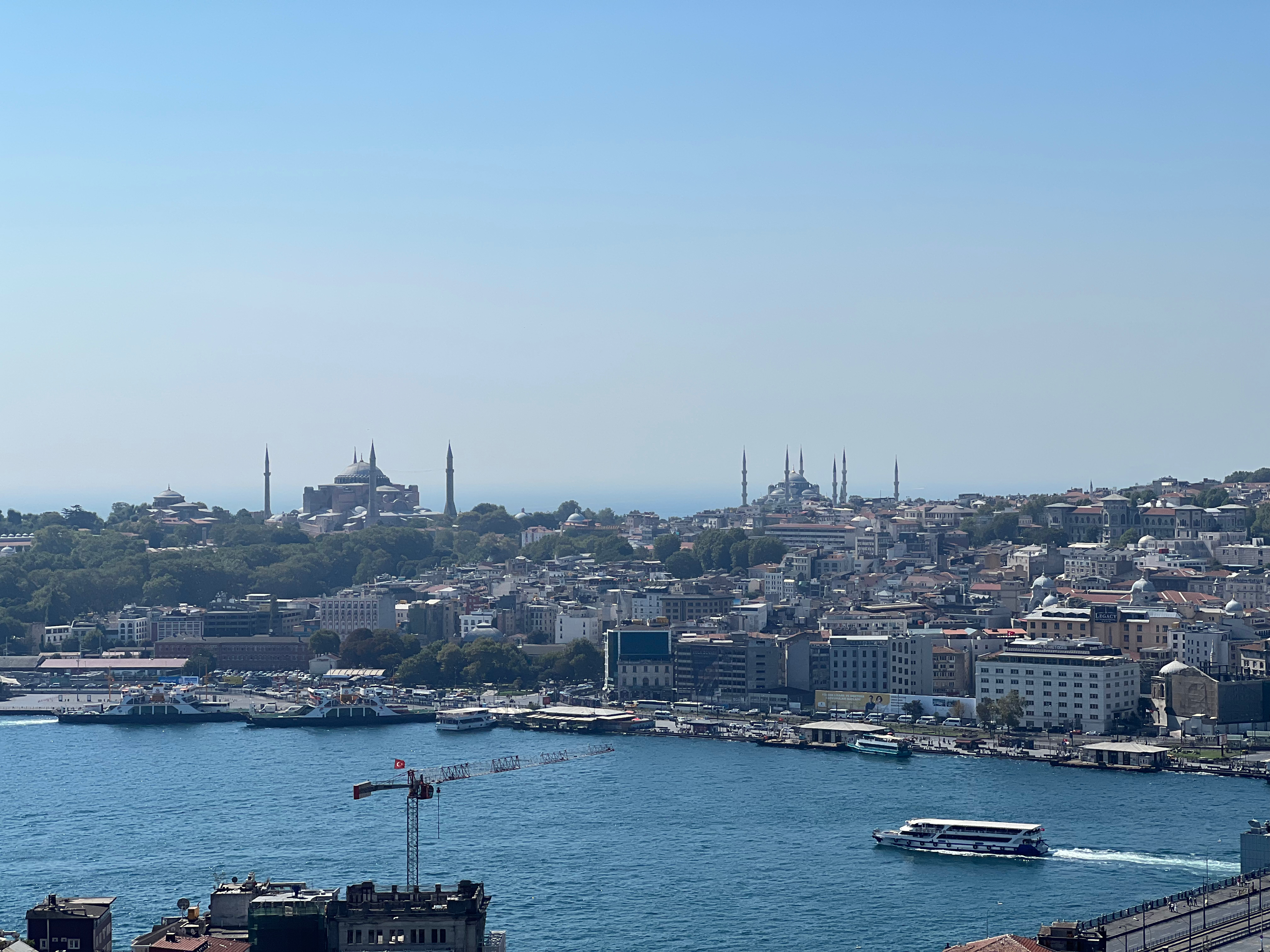 Blick vom Galata Turm auf blaue Moschee und die Hagia Sophia