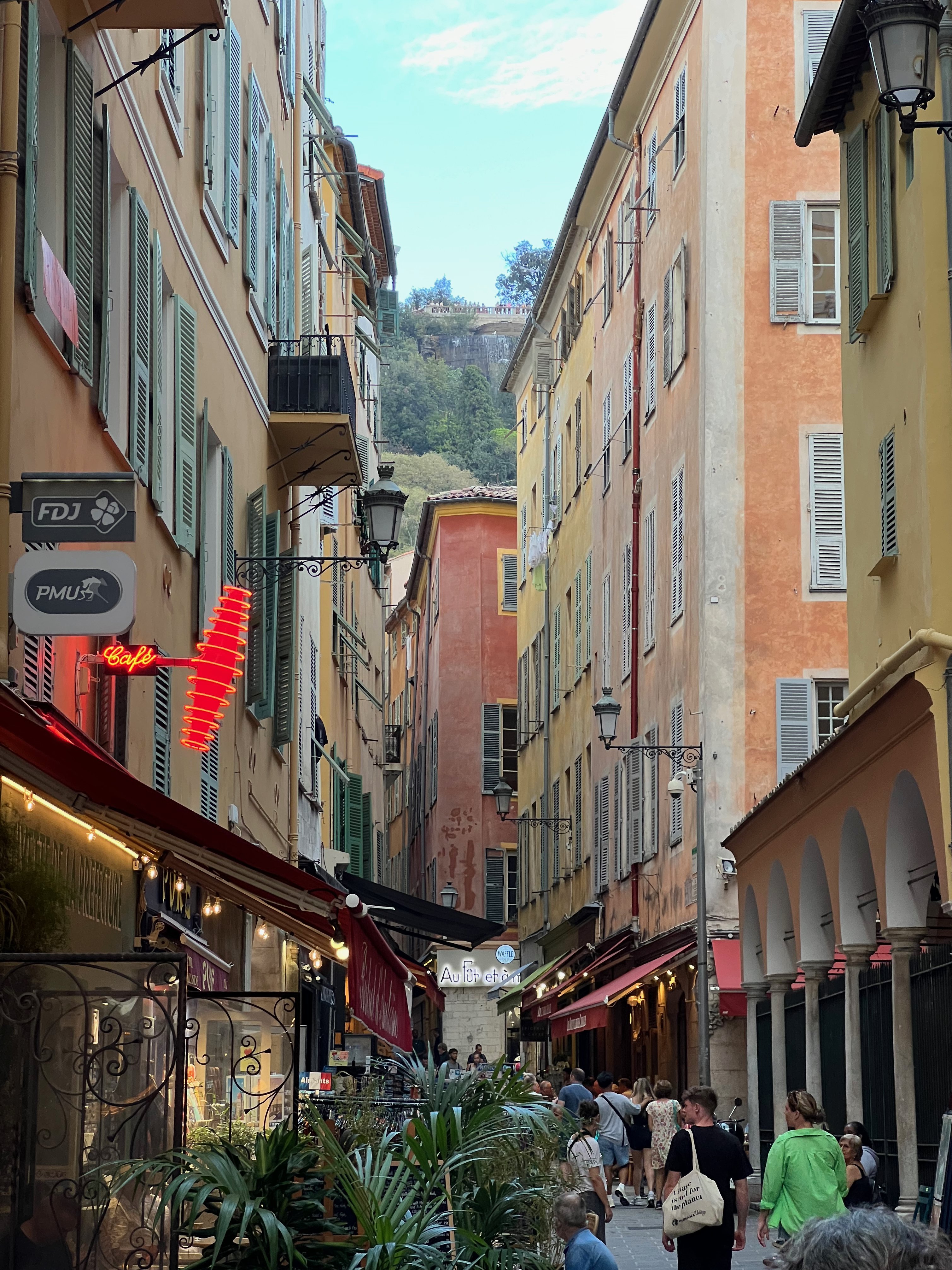 Gasse in der Aldstadt von Nizza (Vieux Nice)